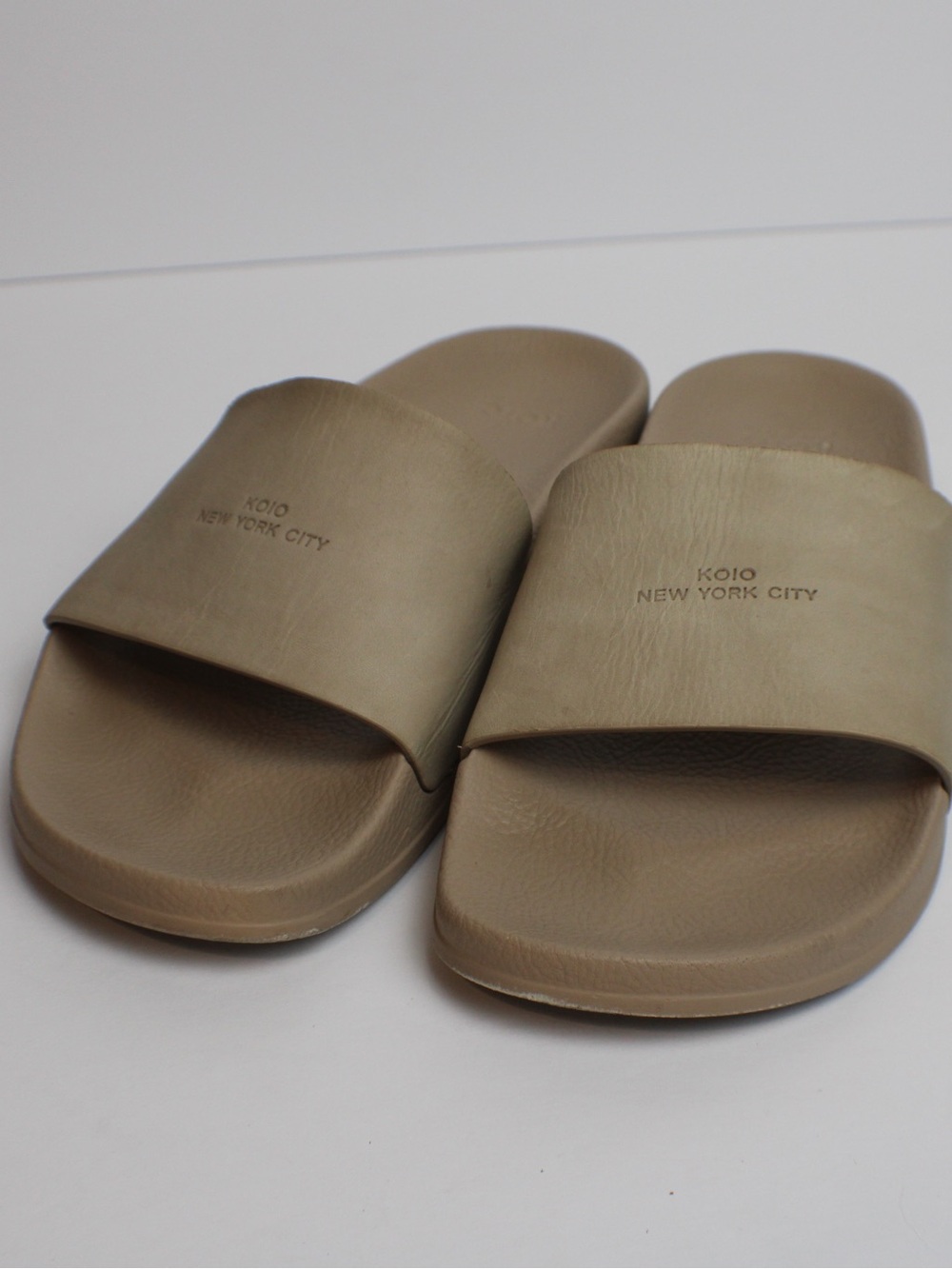 The Koio Elba Slide in Taupe size 39 NWOT
